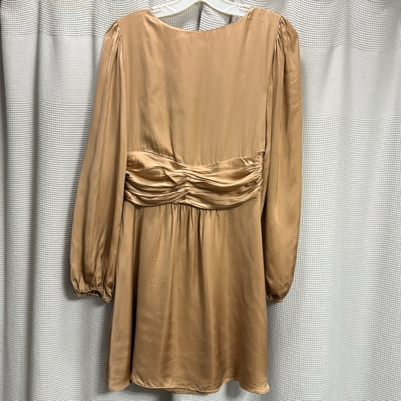 Aritzia Wilfred Rhythm Satin Dress Puff sleeves Champagne Women’s SZ 6 flirty - Picture 4 of 10